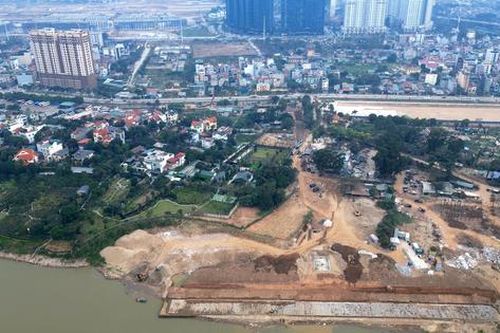 Cận cảnh dự án thoát nước cắt qua đê sông Hồng