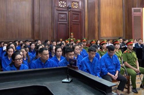 'Đại án' làm phiếu thử nghiệm giả: 2 bị cáo chủ mưu 'chia nhau' 52 năm tù