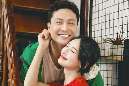 Nhan sắc đời thường của bạn gái Thanh Sơn