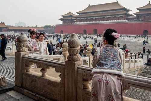 Trung Quốc tìm lời giải cho bài toán tiêu dùng nội địa