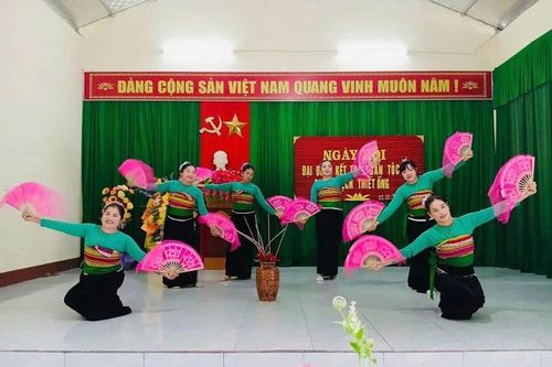 Thiết Ống phát triển kinh tế gắn với gìn giữ, phát huy các giá trị văn hóa