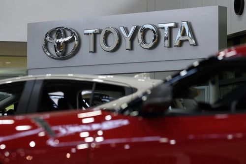 Bất chấp thuế quan, Toyota đạt doanh số kỷ lục trong năm 2025