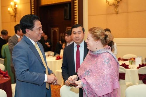 Lãnh đạo thành phố Huế gặp gỡ, tri ân đối tác quốc tế nhân dịp Xuân Bính Ngọ 2026