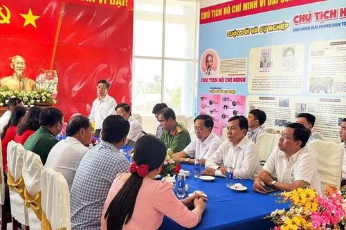 Xã Vĩnh Bình tổ chức lễ an vị tượng đồng Chủ tịch Hồ Chí Minh và ra mắt không gian văn hóa Hồ Chí Minh