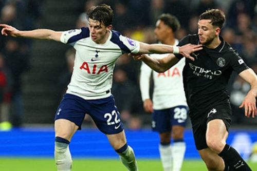 Siêu phẩm bọ cạp của Dominic Solanke giúp Tottenham cầm hòa Man City 2-2