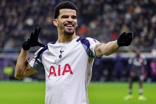 Dominic Solanke lập siêu phẩm bọ cạp, giải cứu Tottenham trước Man City