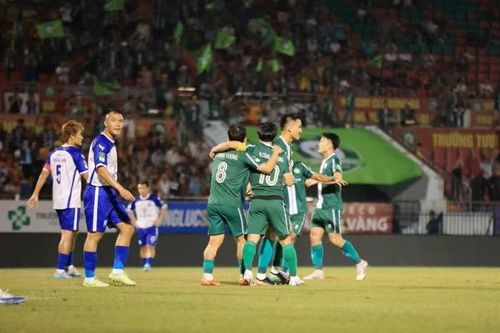 Trường Tươi Đồng Nai chiếm ưu thế trong cuộc đua lên hạng