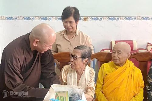Tết sẻ chia
