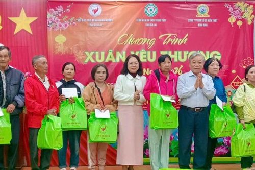 Gia Lai: Mang 'Xuân yêu thương' đến bệnh nhân nghèo