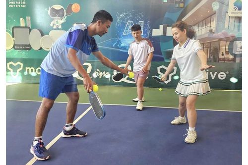 Nhu cầu thuê huấn luyện viên pickleball tăng cao