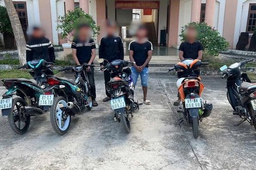 Gia Lai: Xử phạt 5 trường hợp điều khiển xe máy độ chế và không có giấy phép lái xe