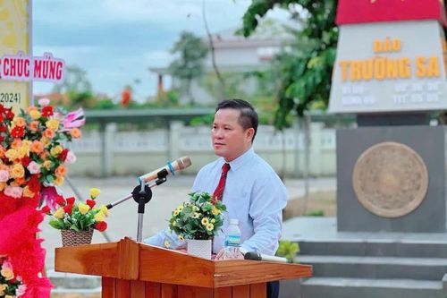 Kỷ niệm 96 năm Ngày thành lập Đảng Cộng sản Việt Nam (3-2-1930 - 3-2-2026): Tiến sĩ Lê Văn Tùng: Quan tâm đổi mới công tác Đảng
