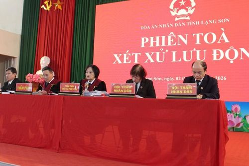 Hơn 800 học sinh Trường THPT chuyên Chu Văn An dự phiên tòa lưu động