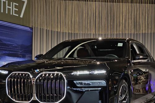 BMW X7 G67: Nâng tầm SUV siêu sang với tùy chọn hai tông màu thách thức Rolls-Royce