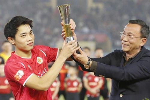'Lò lửa' V-League: Nơi HLV Kim Sang-sik tìm ra đội hình tối ưu đấu Malaysia