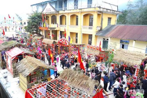 Hội chợ Tết 'Xuân biên cương 2026' nơi lưu giữ văn hóa truyền thống