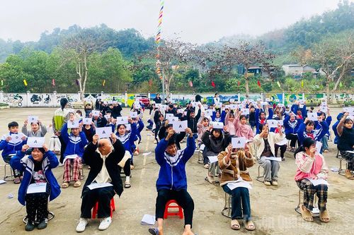 Ngày hội môi trường cho học sinh tại xã Bằng Lang