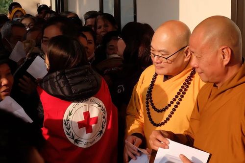 Hơn 2.000 phần quà gửi đến người dân Hưng Yên trong hành trình 'Tết yêu thương Xuân Bính Ngọ 2026'