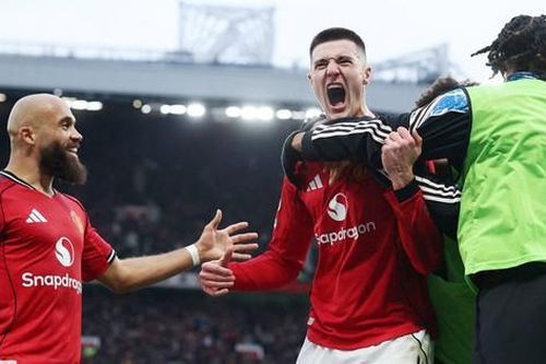 Ngoại hạng Anh: MU thắng kịch tính Fulham