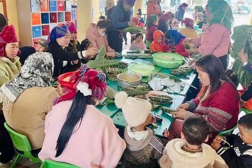 Tết đến sớm trong những ngôi trường mầm non vùng cao Sơn La