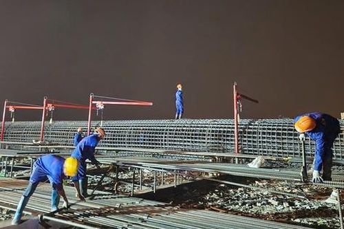 Xuyên đêm bám công trường, nhà thầu lớn quyết tâm đưa cầu Thượng Cát về đích sớm