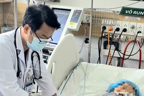 Chồng tử vong, vợ nguy kịch vì đốt than sưởi ấm