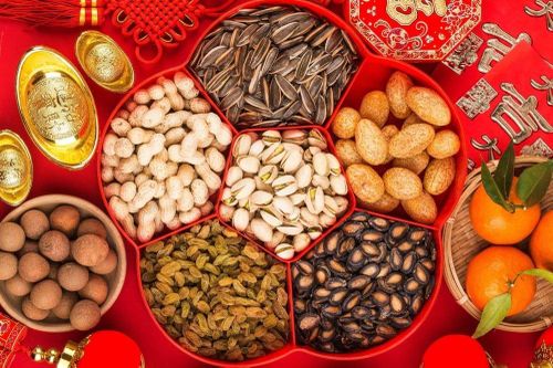 Mua hạt khô dịp Tết tránh 5 loại và nhớ 4 điều để an toàn sức khỏe