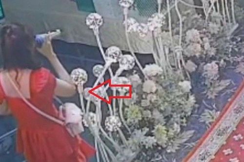 Nữ công nhân đang hát trong tiệc tất niên bất ngờ gục xuống, tử vong: Nguyên nhân vì sao?