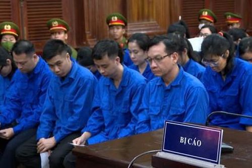 Tuyên án 100 bị cáo trong đường dây làm giả 220.000 phiếu thử nghiệm