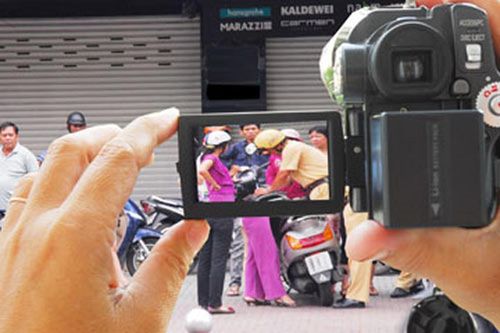 Tin đồn 'đề xuất phạt 5 triệu đồng người tự ý quay CSGT làm việc' là bịa đặt
