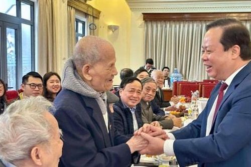 Phường Văn Miếu - Quốc Tử Giám gặp mặt tri ân cán bộ lão thành cách mạng