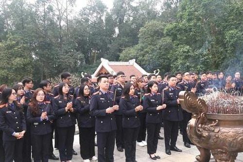 Tuổi trẻ ngành Kiểm sát Thủ đô về nguồn tại Khu di tích lịch sử K9 - Đá Chông