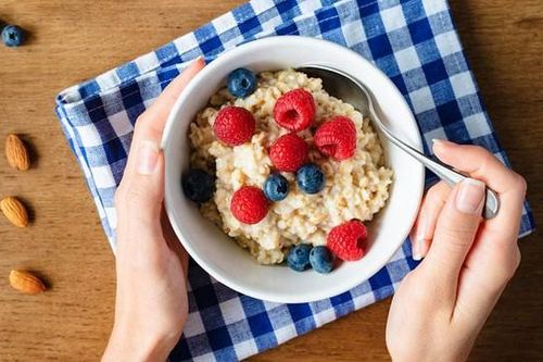 Thời điểm ăn yến mạch tốt nhất để giảm cân và ổn định đường huyết
