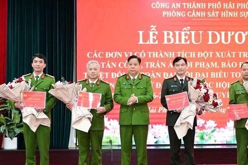 Công an Hải Phòng khen thưởng Phòng Cảnh sát Hình sự và các đơn vị có thành tích đột xuất trong đợt Cao điểm tấn công, trấn áp tội phạm
