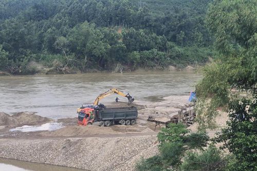 Lào Cai: Cần chấn chỉnh hoạt động khai thác, mua bán tài nguyên - Bài 2: Loạt bến thủy nội địa không phép ngang nhiên hoạt động