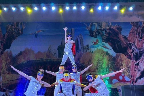 Sân khấu truyền thống trong cuộc cạnh tranh với giải trí hiện đại