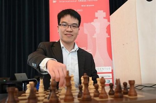 Kỳ thủ Lê Quang Liêm vươn lên hạng 17 thế giới