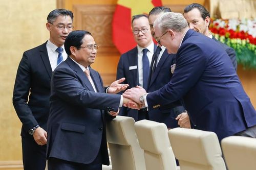 Thủ tướng Phạm Minh Chính làm việc với Đoàn doanh nghiệp Thụy Sĩ và châu Âu