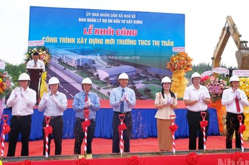 Khởi công công trình xây dựng Trường trung học cơ sở thị trấn Nhà Bè.