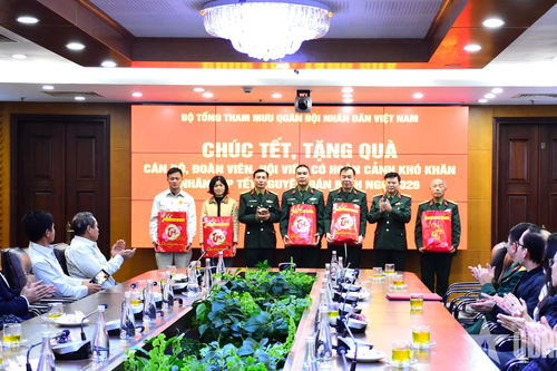 Bộ Tổng Tham mưu: Tặng quà, động viên đoàn viên, hội viên dịp Tết Nguyên đán Bính Ngọ 2026