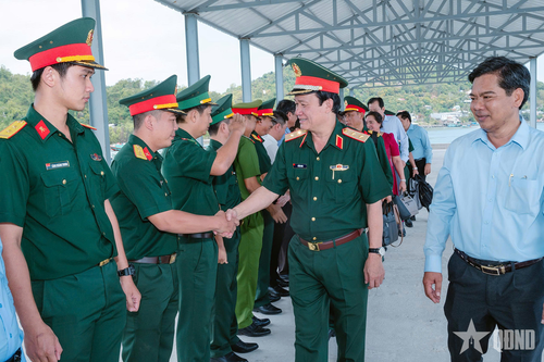 Quân khu 9: Kiểm tra sẵn sàng chiến đấu, thăm và chúc Tết tại đặc khu Thổ Châu và đặc khu Kiên Hải