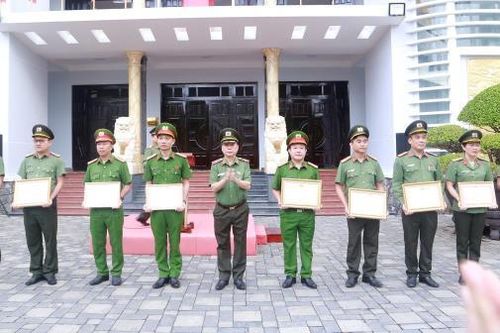 Nhiều tập thể, cá nhân thuộc Công an TP Đà Nẵng được Bộ Công an, UBND TP Đà Nẵng tặng Bằng khen