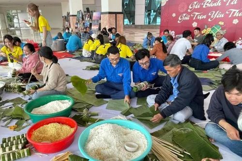 Lan tỏa 'Xuân yêu thương 2026' tại Bệnh viện Ung bướu Đà Nẵng