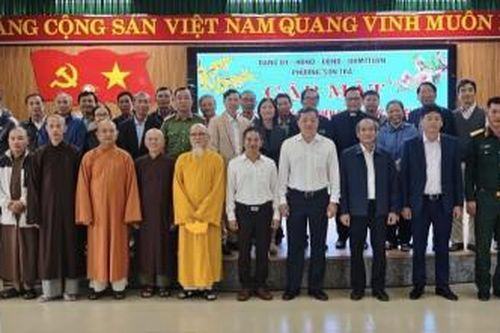 Thắt chặt khối đại đoàn kết tại buổi gặp mặt chức sắc, chức việc phường Sơn Trà
