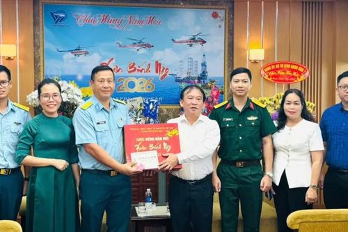 Đoàn đại biểu TPHCM thăm, chúc tết các đơn vị, cá nhân trên địa bàn phường Tam Thắng