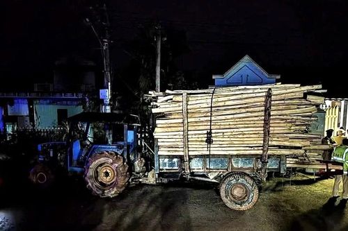 Hai chị em tử vong trên đường đi học về ở Huế