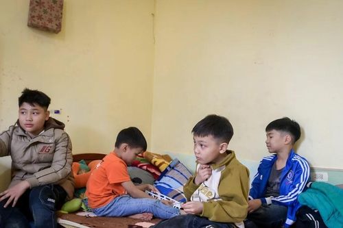 Giữ tuổi thơ bằng con chữ