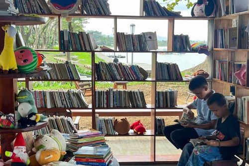 Không gian sách thiện nguyện bên dòng sông Hương