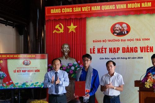 Đại học Trà Vinh kết nạp Đảng viên tại Địa chỉ đỏ