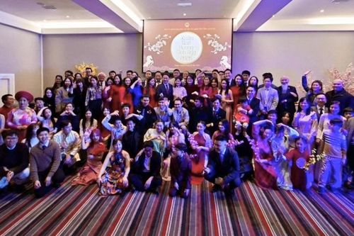Xuân Quê hương đầu tiên ở Ireland: Tết sum vầy, đậm đà hồn Việt